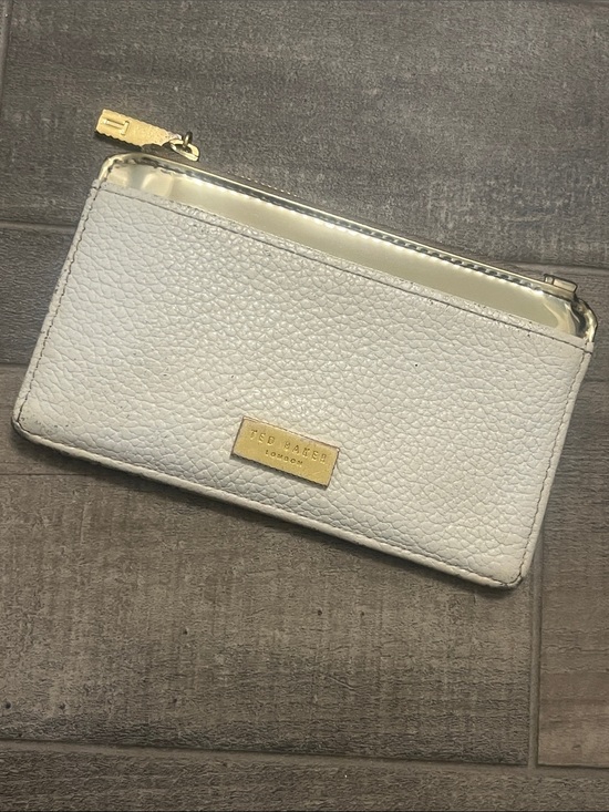 Ted Baker Handbags - Ted Baker White Pebbled Leather Zip Card Case with Gold Plaque Accent